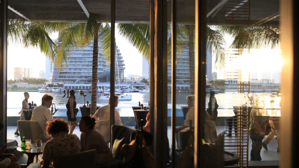 Litoral: el nuevo restaurante junto a la marina de Cancún que honra las costas mexicanas (y tiene vistas espectaculares)