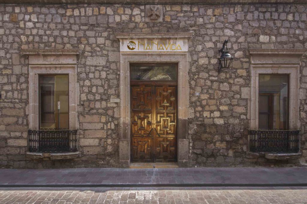 Por fuera parece una casa de piedra pero por dentro es un hotel ultra secreto en plena CDMX