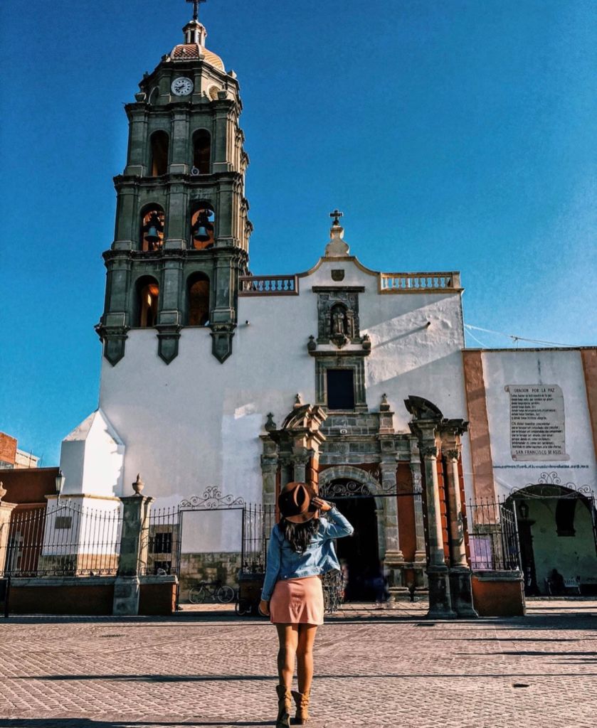 Descubre el Pueblo Mágico de Guanajuato con arquitectura barroca y artesanías de piedra volcánica