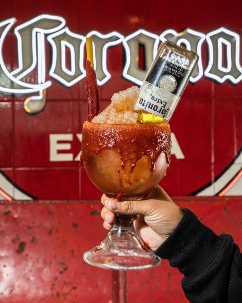 Esta taquería en la Escandón maridan los tacos con una ‘margachela’ (y es resultado es exquisito)