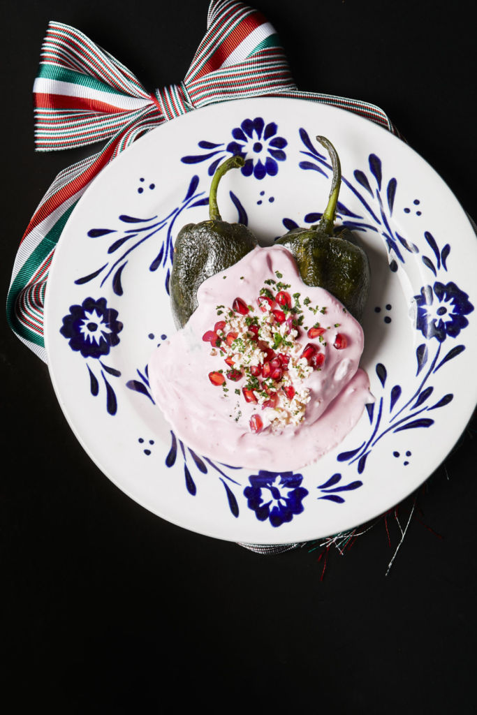 Deja todo y corre a probar el chile en nogada rosa del restaurante de mayor tradición de la CDMX