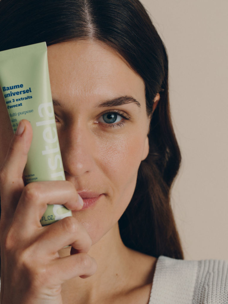 Descubre por qué esta es la crema hidratante de farmacia favorita de los franceses (puedes usarla para TODO)