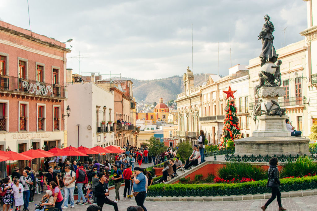 Celebra el 15 de septiembre en el Pueblo Mágico donde Miguel Hidalgo dio el grito de independencia (y quédate todo el fin)