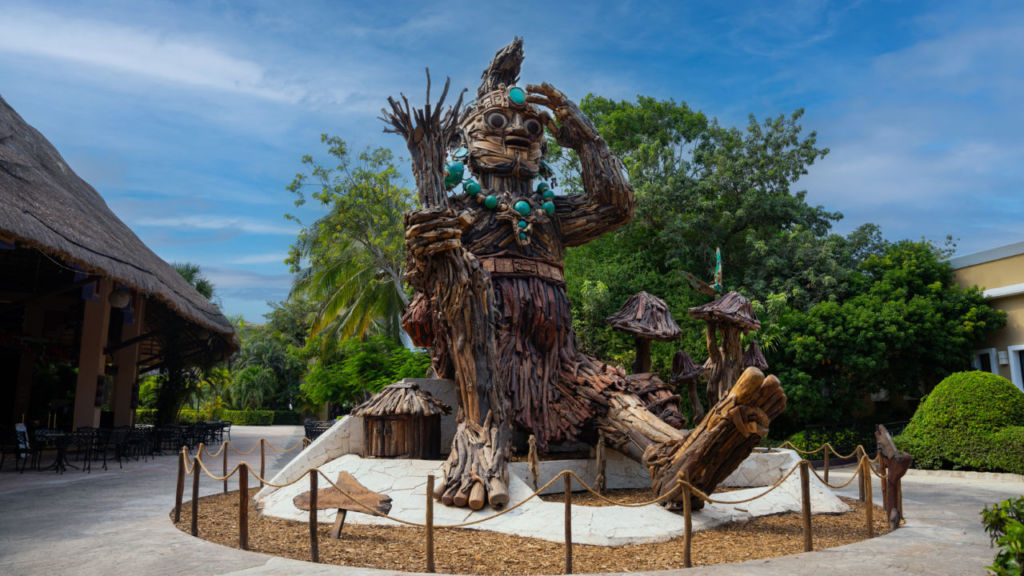 Todo sobre la escultura de Quintana Roo que se inspira en los mayas y que los turistas aman ver
