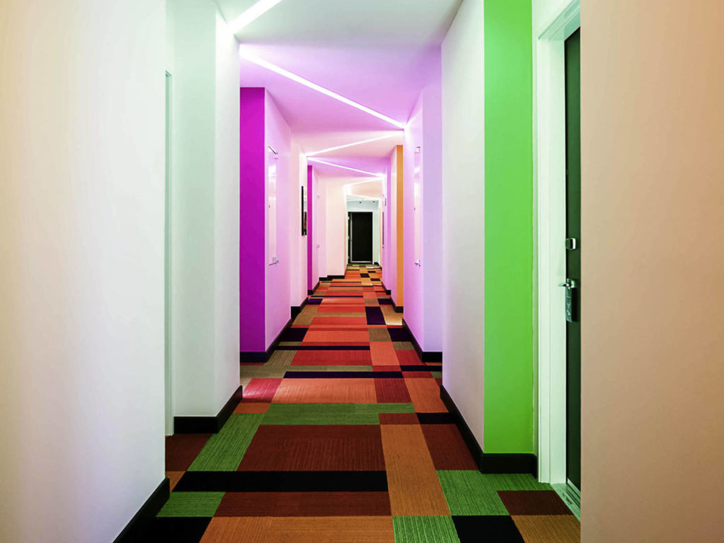 hotel colorido en México