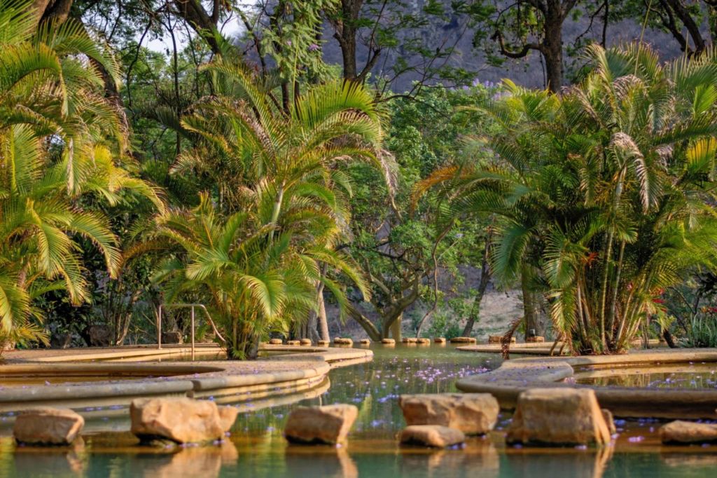 hoteles con aguas termales