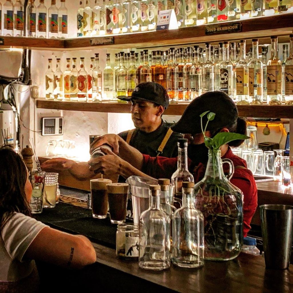 dónde tomar mezcal oaxaqueño