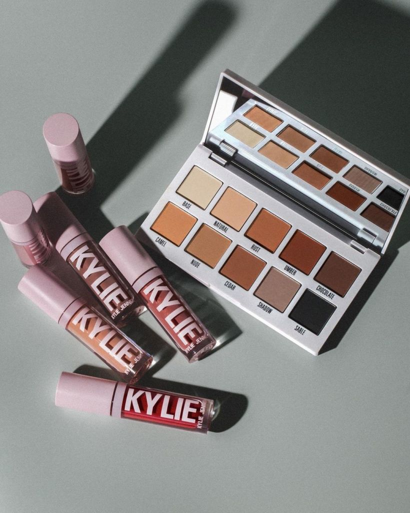 línea de maquillaje de las famosas