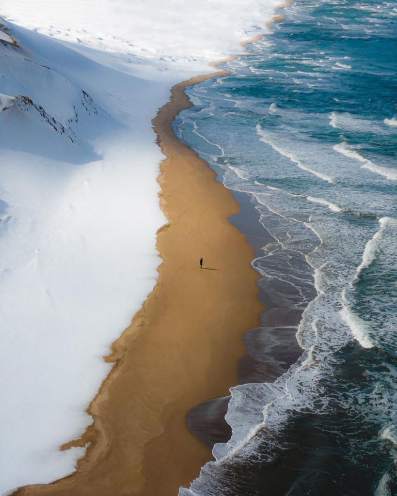 Descubre la playa en Japón donde se unen nieve, arena y mar (un espectáculo de la naturaleza)