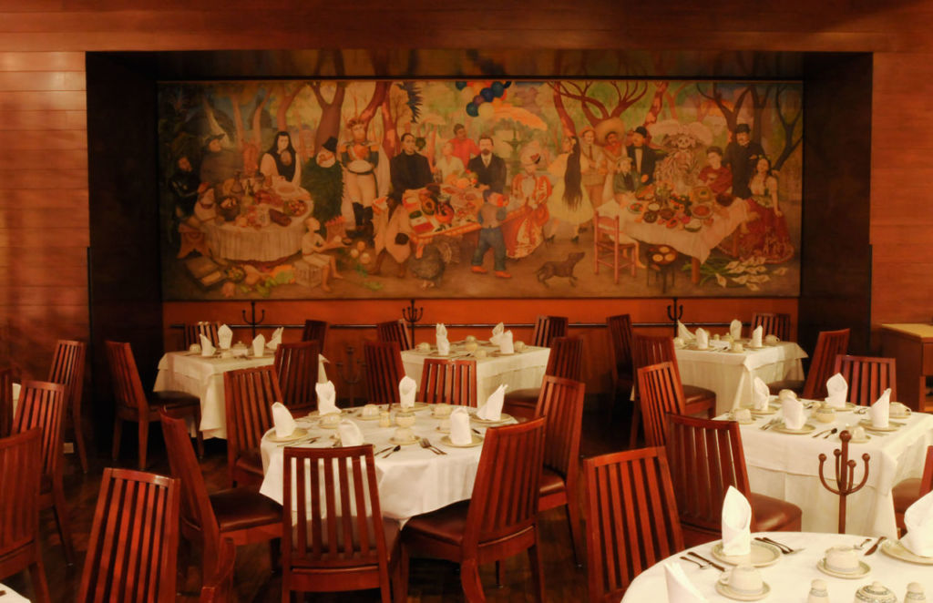 dónde desayunar cerca de la alameda central