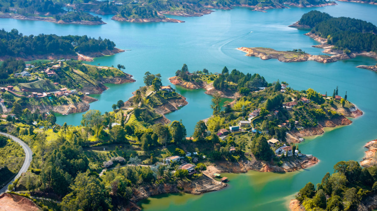 Guatapé: el pueblo más colorido de Colombia que casi quedó sumergido bajo el agua