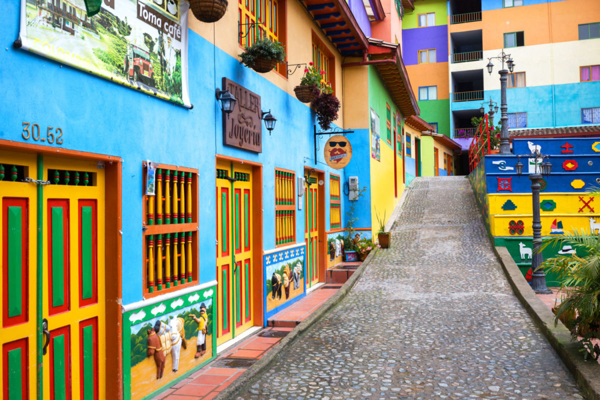 pueblo colorido en Colombia