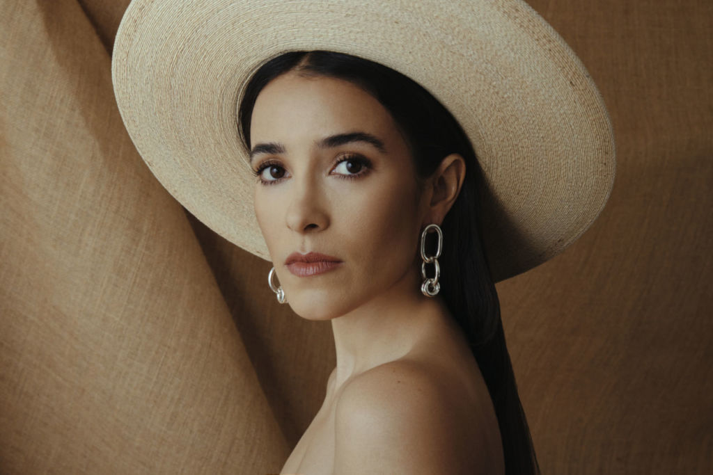 Esta colección de joyería de plata mexicana homenajea a las mujeres que lucharon en la Revolución Mexicana