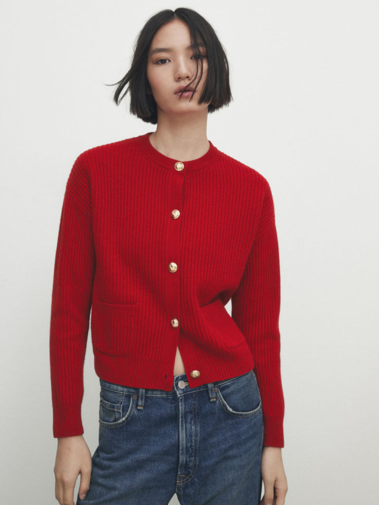 Moda otoño 2023 suéter rojo