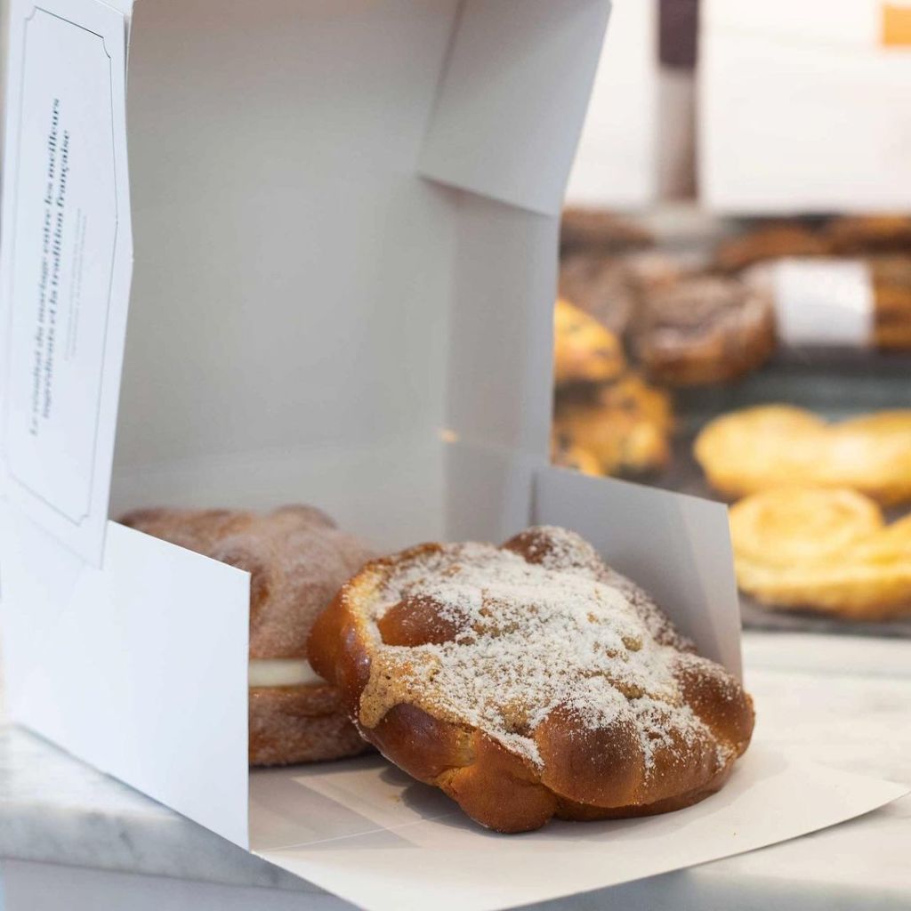 pan de muerto almendrado