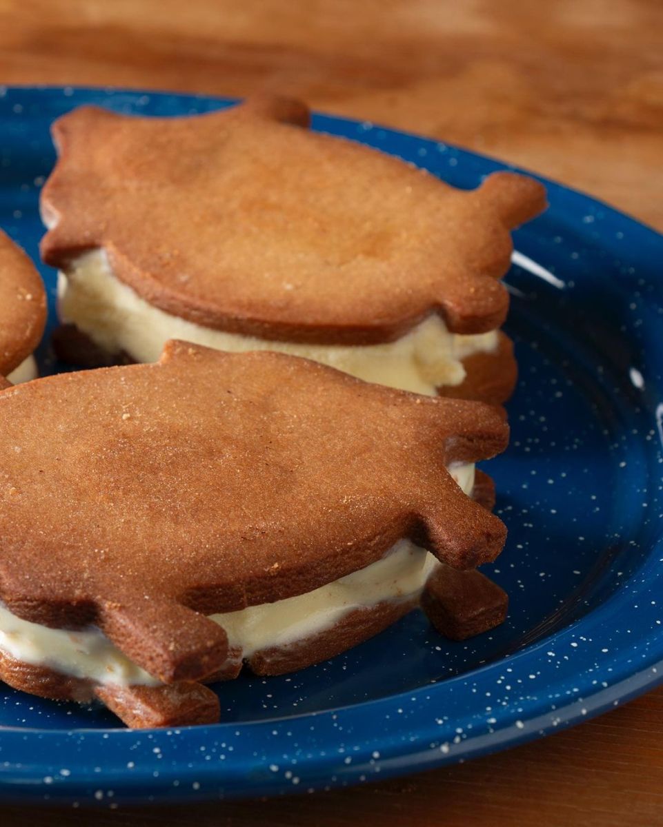 puerquitos de piloncillo rellenos de helado