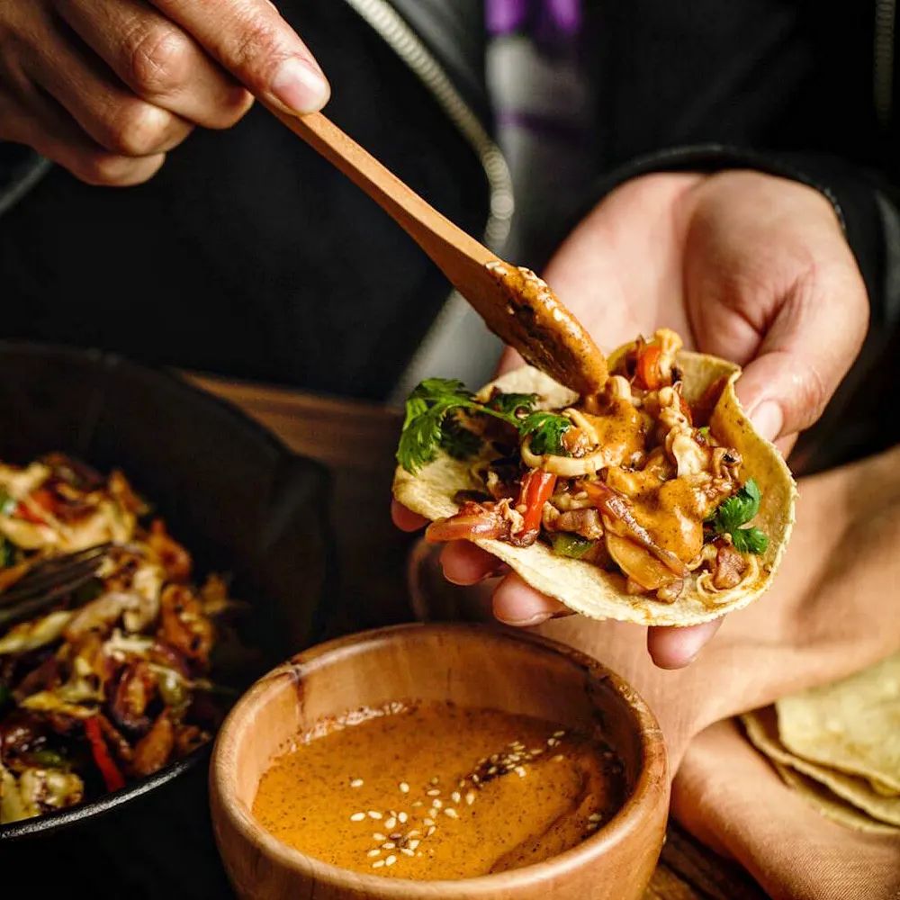 Descubre el rinconcito ecléctico con una barra de café y tacos en la Roma (no hay nada parecido)