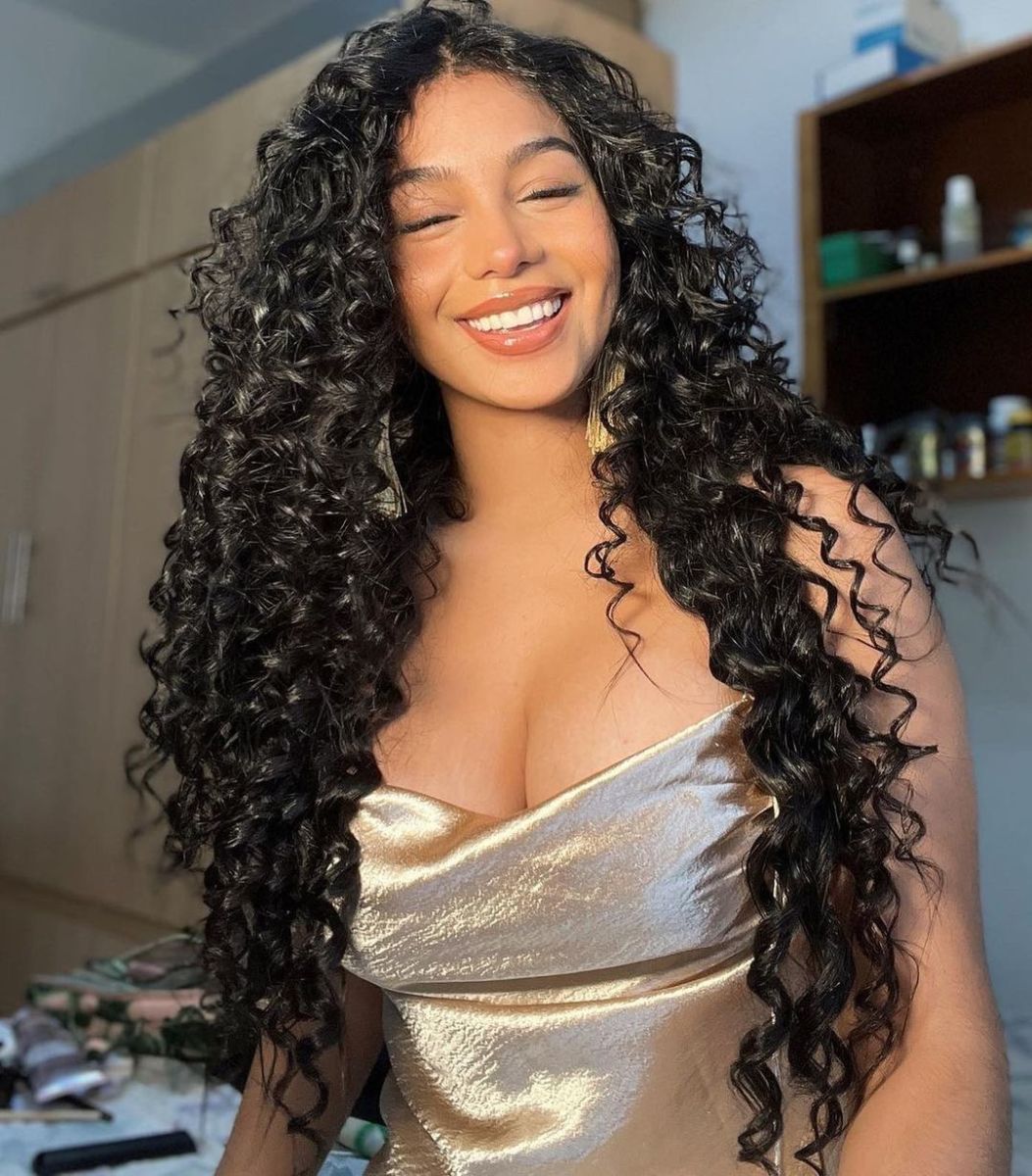 pelo chino largo con capas