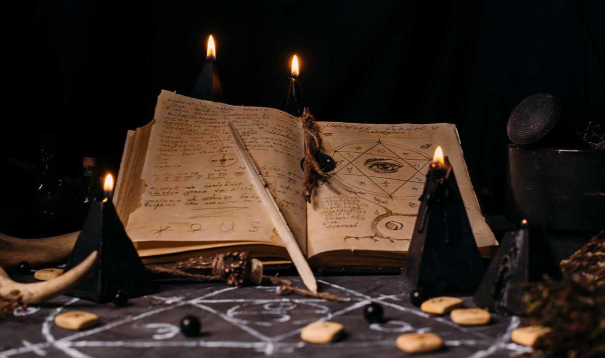 No te pierdas la exposición sobre la historia de la brujería en el Palacio de la Autonomía