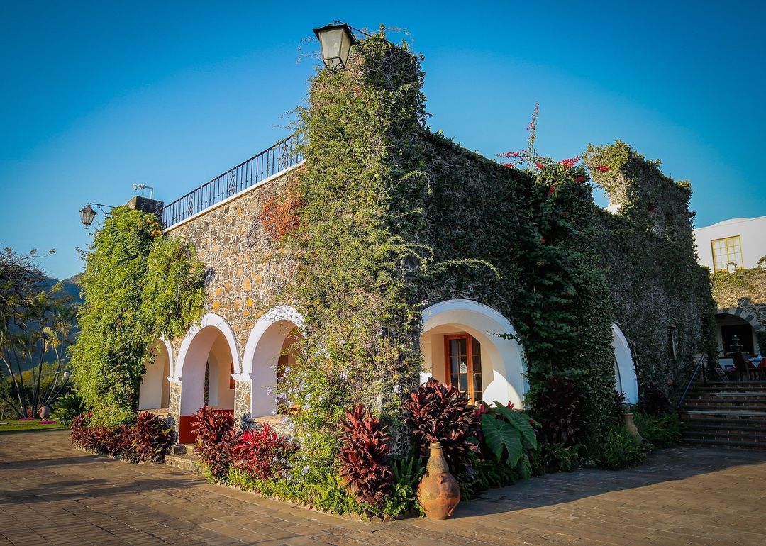Esta es la posada en Tepoztlán que han visitado Angelina Jolie, Antonio Banderas y Diego Luna