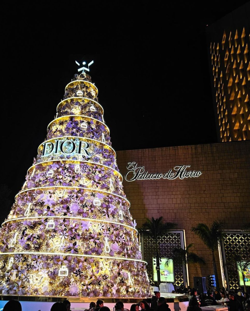 Árbol de Navidad en Palacio de Hierro Polanco