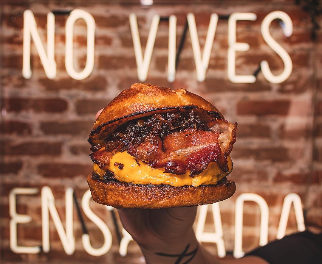 Oreos fritas, mucho tocino y los platos más pecaminosos en este 'spot