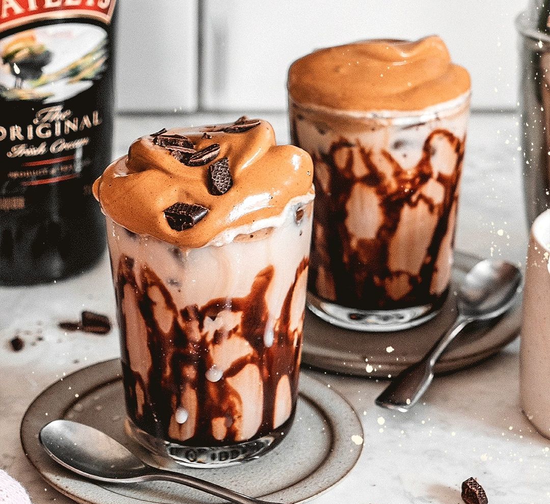 Si amas el tiramisú, te encantará esta nueva crema de whisky navideña