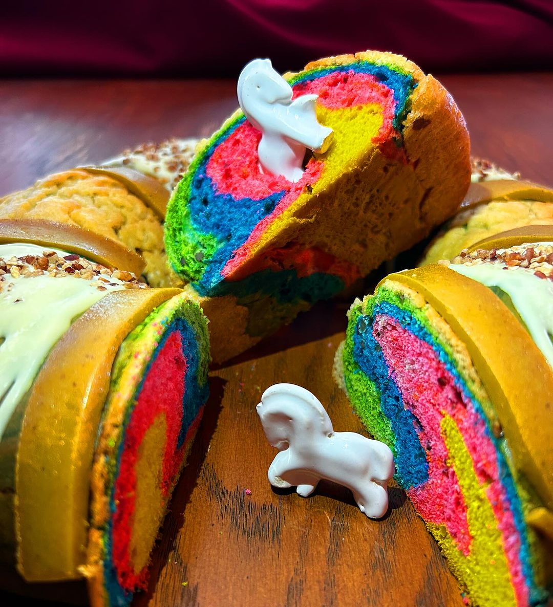 Roscón de reyes arcoíris