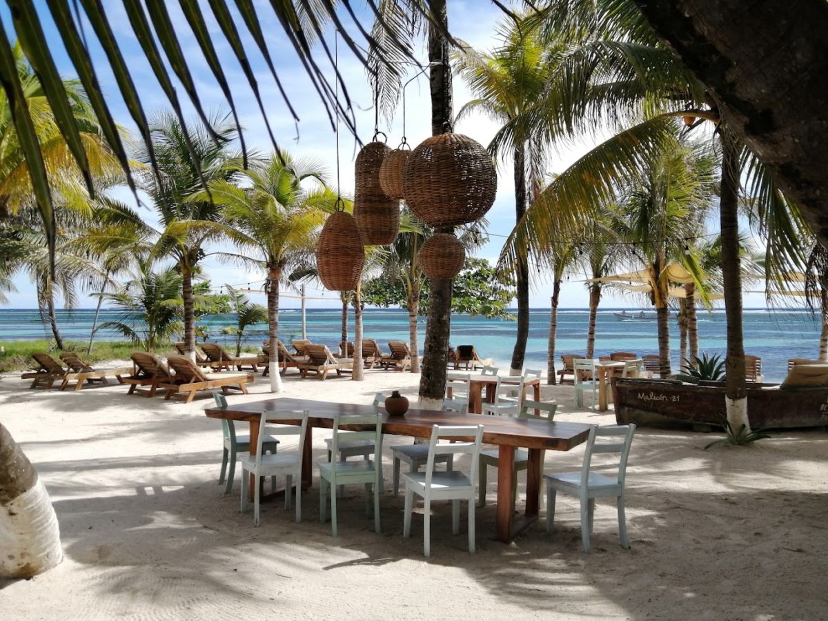 dónde comer en la playa de Mahahual 