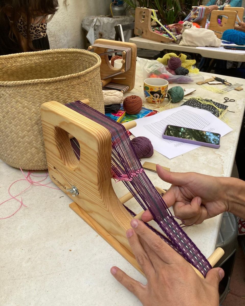 Taller de tejido con cintas