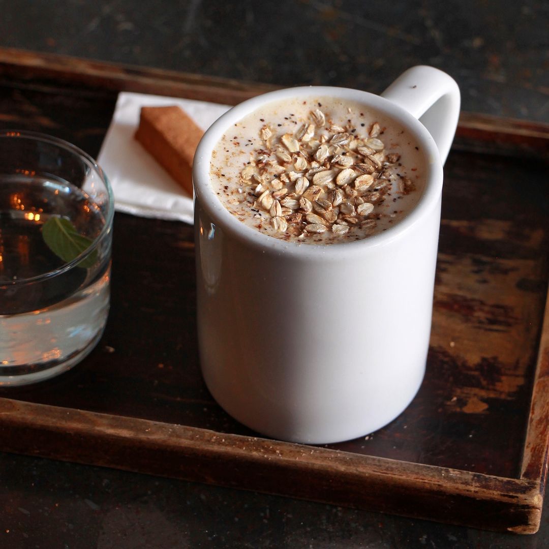 Atole de avena y café