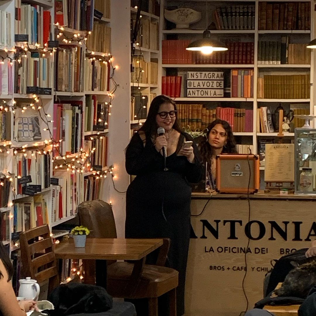 Noches de Lectura en Antonia Librería