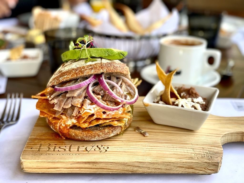 Torta de chilaquiles