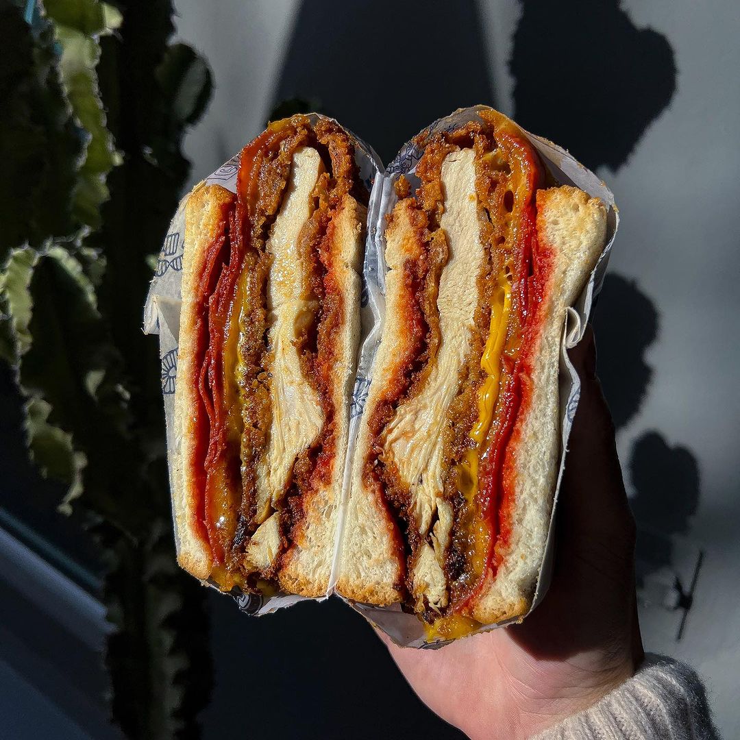 Grind Lab: sándwices de pollo frito y café de especialidad junto al Parque México