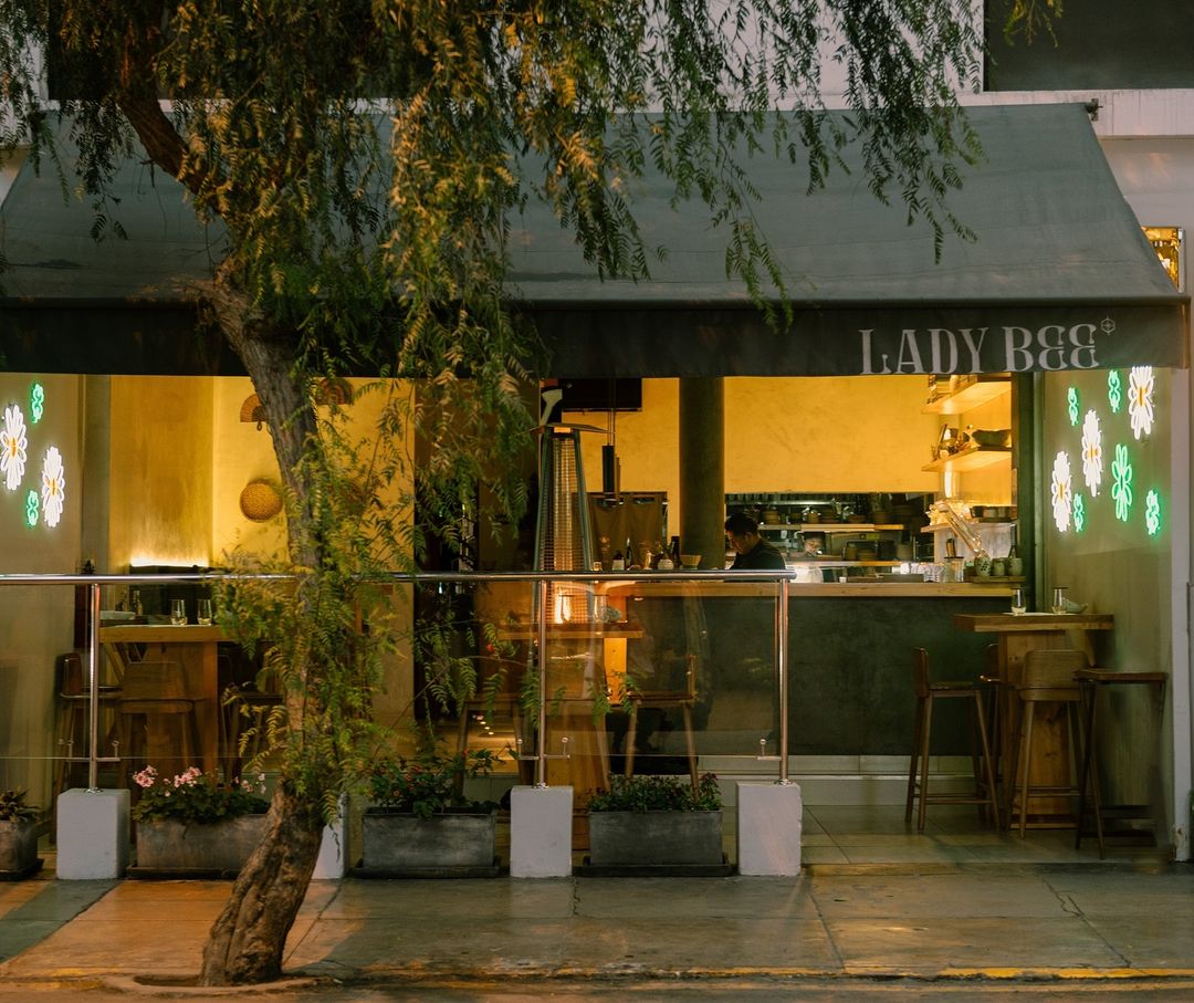 8 bares que SÍ O SÍ debes conocer en Lima