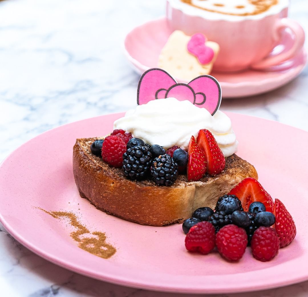 hello kitty cafe cdmx