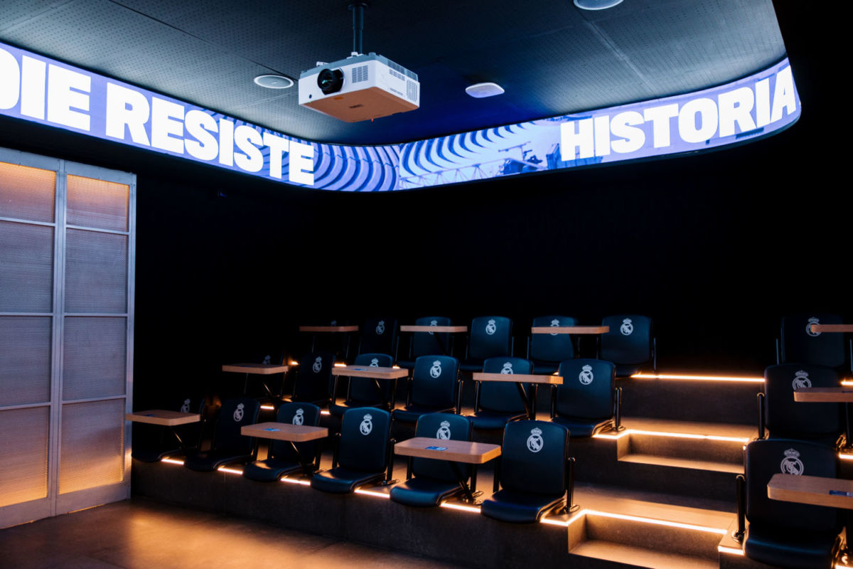 Ahora puedes comer hamburguesas en una réplica del estadio del Real Madrid, pero sin salir de la CDMX