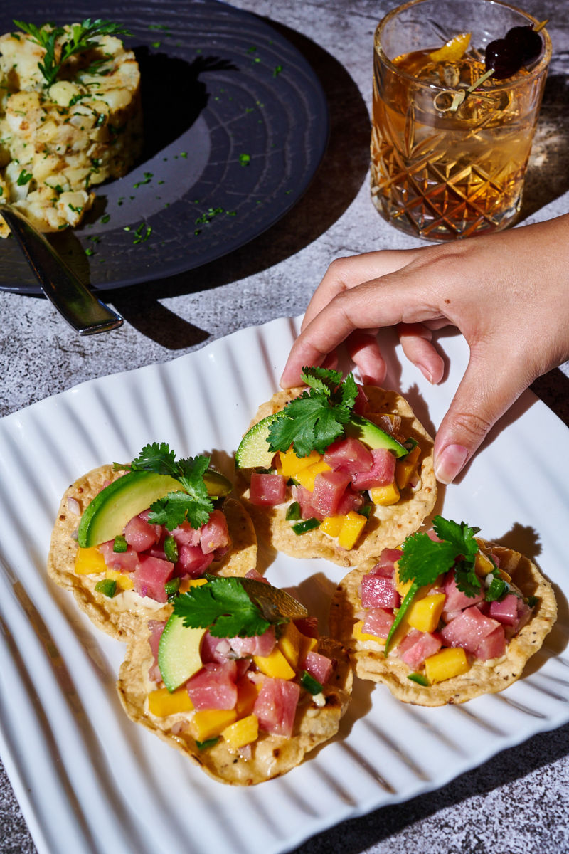 Platillos de mar y mocktails: así es el nuevo menú de La Buena Barra (hay opciones saludables y deliciosas)