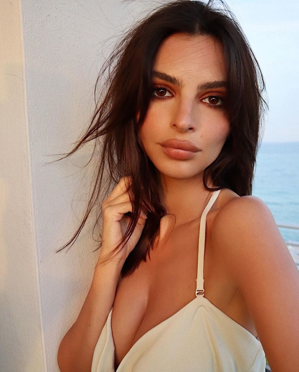 ‘Cinnamon Girl’: 5 productos infalibles para recrear el maquillaje viral de Emily Ratajkowski
