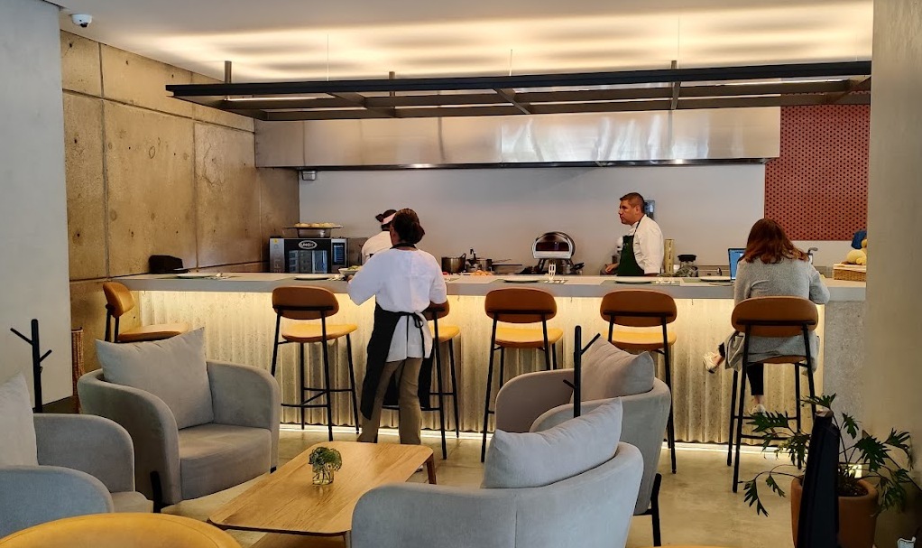 Este es el restaurante en la Roma abierto de 7 a 7 para desayunar, comer y probar ricos postres 