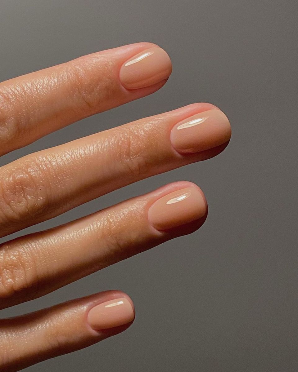 tonos de uñas neutros 