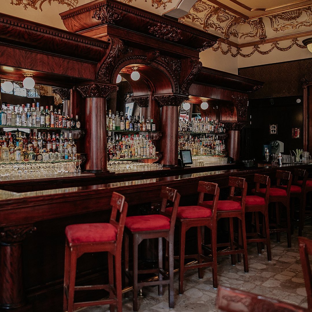 ¿Alguna vez te contaron sobre el restaurante de la CDMX donde hay un balazo de Pancho Villa? Te decimos la historia