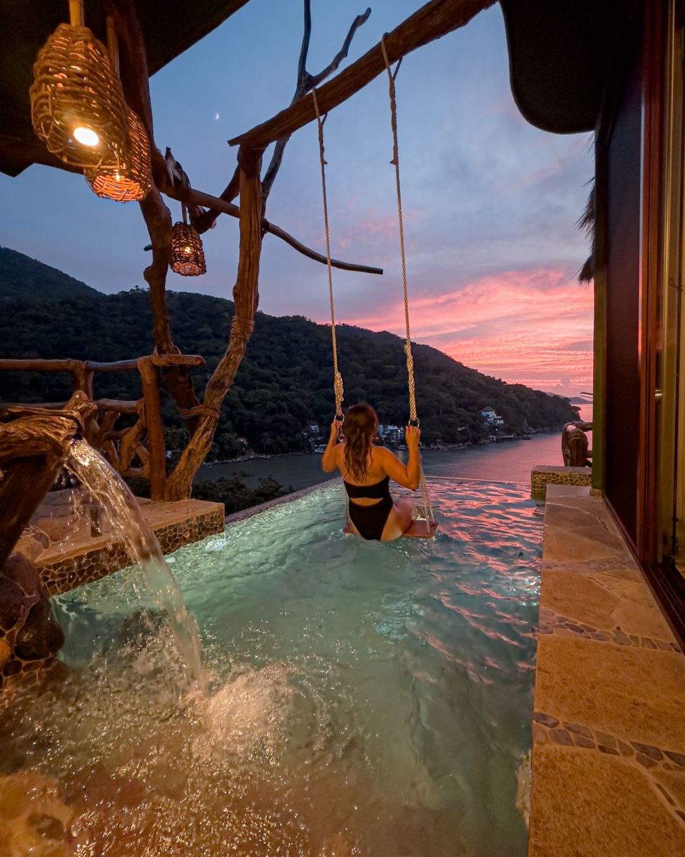 Este hotel en México tiene una alberca privada con un columpio dentro de la habitación (y no está en Tulum) 