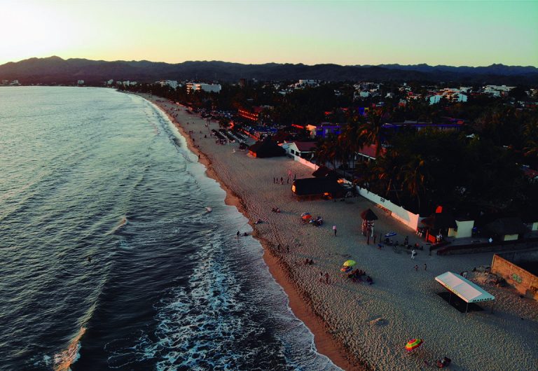 playas sin olas en bahía de banderas