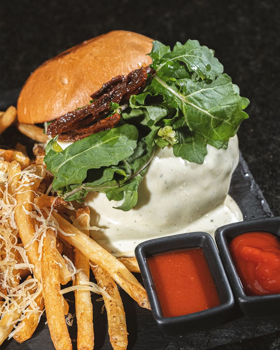 atípico arcos bosques