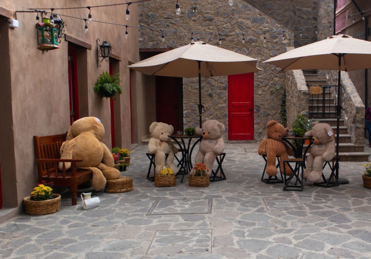 restaurantes con osos en mesas