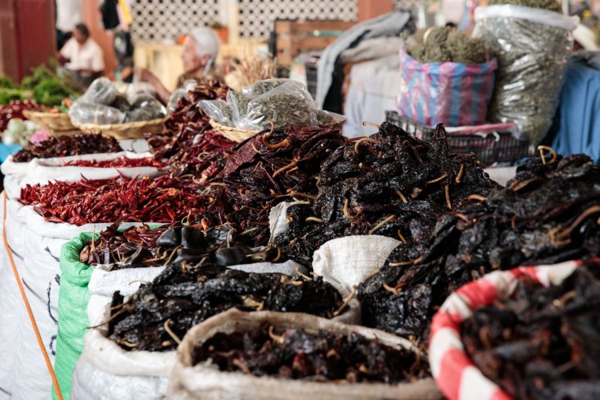 El mercado más impresionante de Oaxaca se pone todos los domingos a menos de una 1 hora de la capital (comerás como nunca)