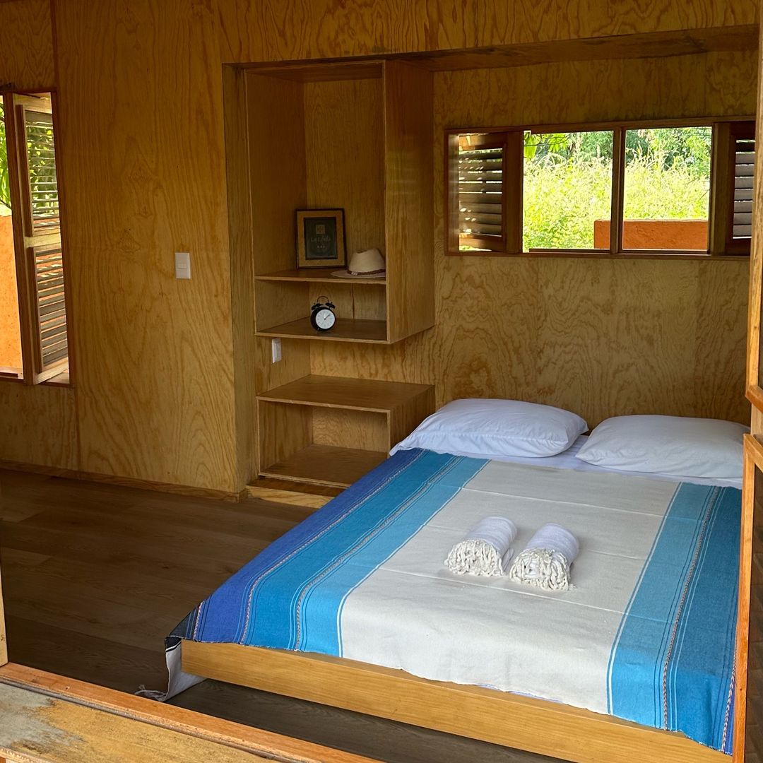 hotel en playa la saladita