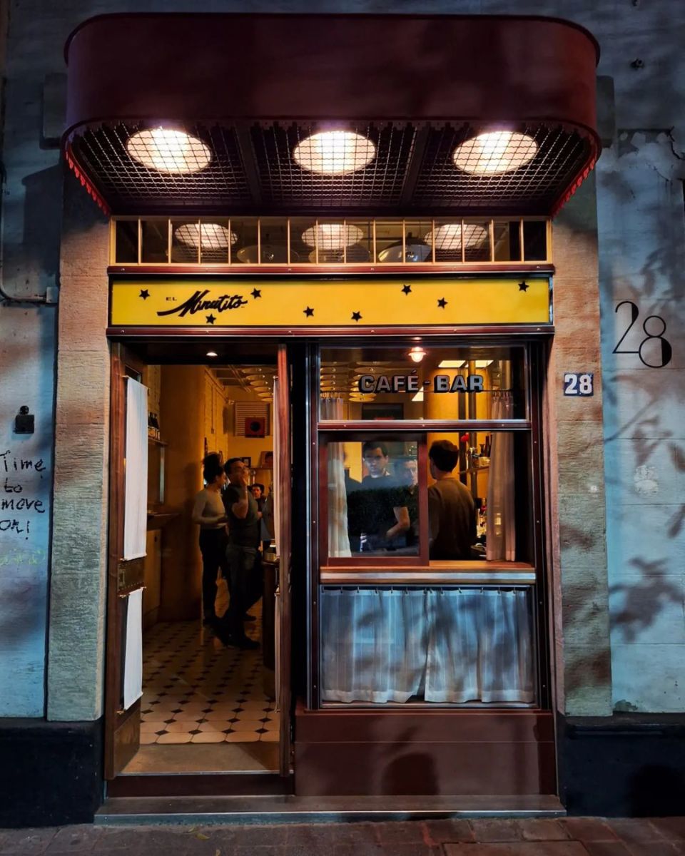 El Minutito: Ambiente vintage, buen café y desayunos para morir de amor en la Juárez