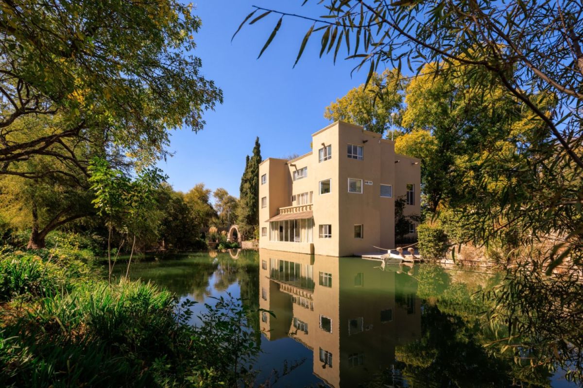 Parece irreal, pero este hotel sobre un lago es de lo más lindo que verás en San Miguel de Allende